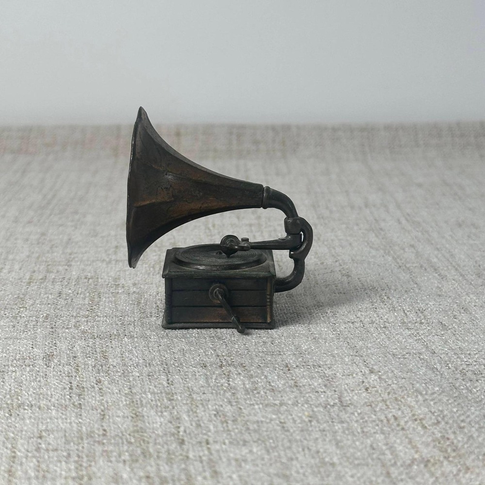 Vintage 1970s Durham Industries Miniature Gramophone Phonograph No. 5402